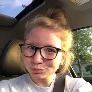 Meet your Posher, Brooke